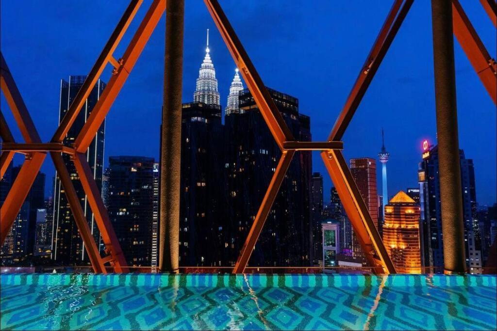 Scarletz Klcc Free Netflix Youtube #23 Kuala Lumpur